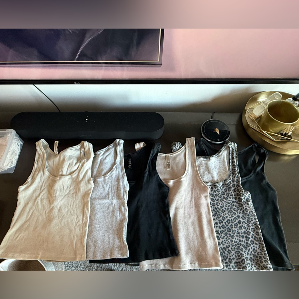 Skims 6 Tank Top Bundle - Sz Large — Beige, Black (x2), Gray & Leopard